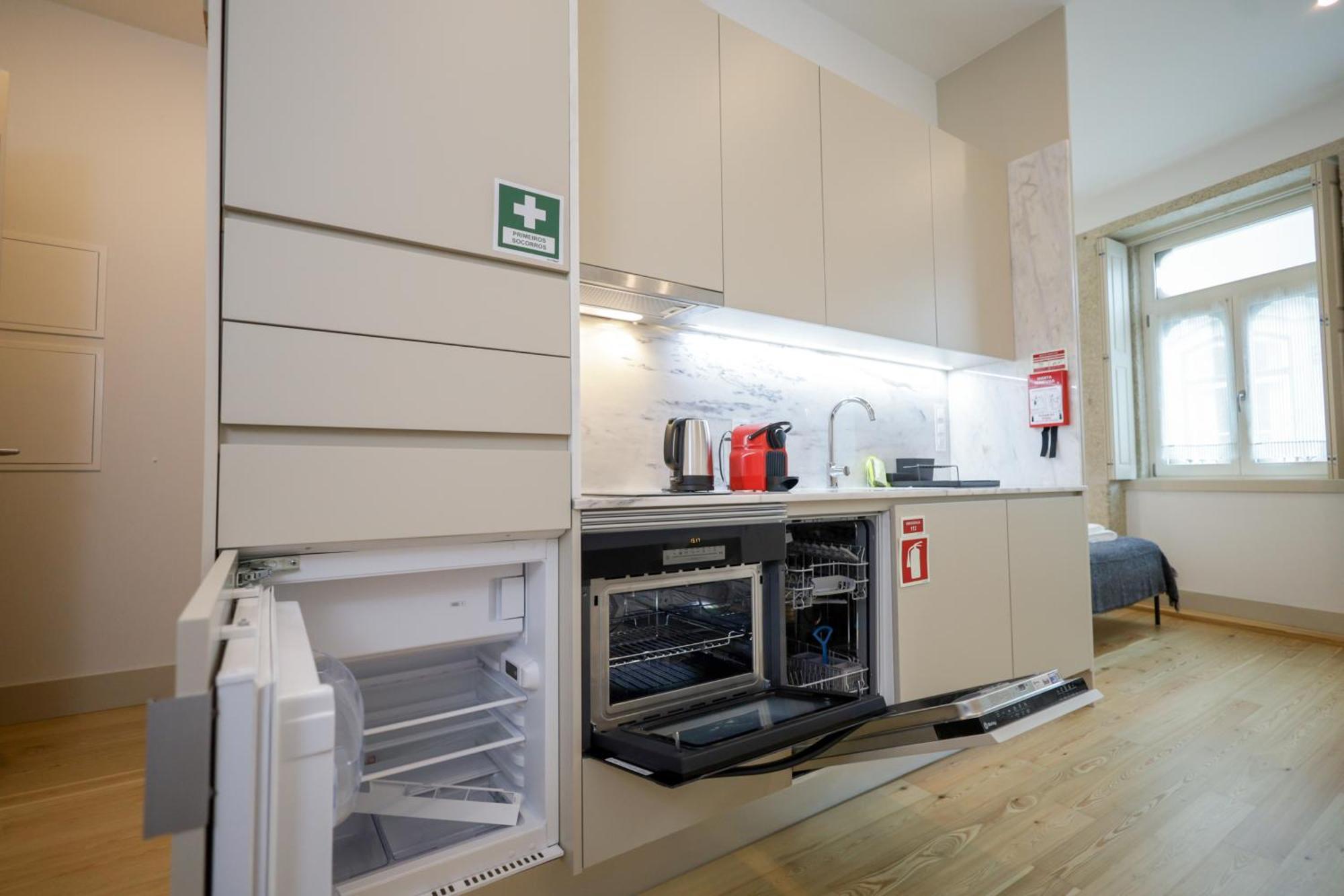 Martires Sweet Apts By Portocityhosts Номер фото